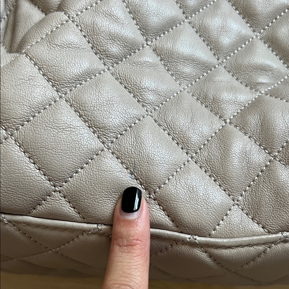 Michael Kors Quilted Shoulder Bag in Taupe Leather - Picture 4 of 9